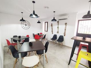 Alquiler Local Comercial en Centro Urbano. Se alquila barrestaurante en excelente ubicación