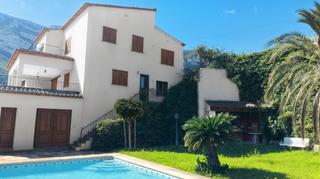 Chalet à El Montgó. Exclusiva villa mediterránea en el montgó  proyecto de reforma a