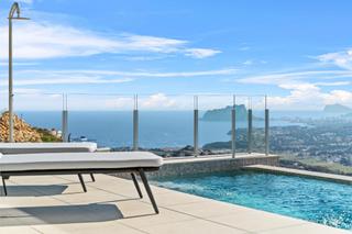 Chalet à Cumbre del Sol. Villa de obra nueva en cumbres del sol