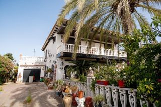 Chalet in Xironets cl-02 8. Exclusivo chalet con gran parcela de 1600 m2 al lado del mar en