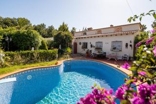 Xalet a Xironets cl-02 8. Exclusivo chalet con gran parcela de 1600 m2 al lado del mar en