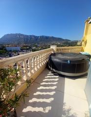 Àtic a La Pedrera-Vessanes. Ático dúplex con impresionantes terrazas y vistas al mar en el c