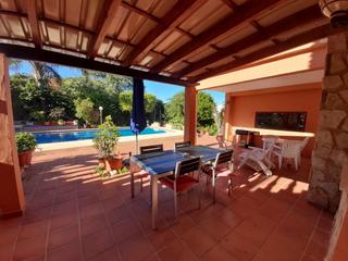 Chalet en El Montgó. Chalet con apartamento independiente