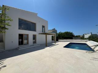 Chalet en Puerto. Villa en construcción con alma mediterránea y corazón contemporá