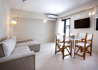 Location Mas à Centro Urbano. Dúplex de lujo en casa de pueblo ibicenca en dénia