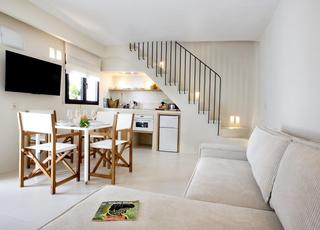 Location Mas à Centro Urbano. Dúplex de lujo en casa de pueblo ibicenca en dénia