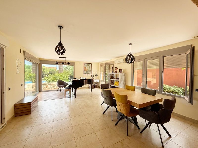 Foto 8ff3eddb-9a03-4305-a079-6ba87265ae87. Xalet amb aparcament piscina a El Montgó Dénia