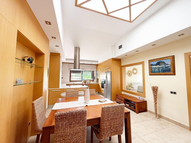 Foto d2626886-9ac1-40fc-9f95-5af87e9dcb8a. Xalet amb aparcament piscina a El Montgó Dénia