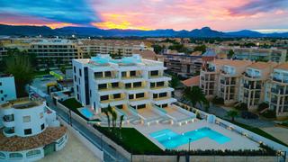 Appartement in Les Bassetes - El Marjal. Apartamento de obra nueva en exclusiva urbanización en primera l