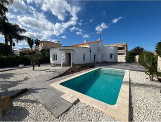 Miete Chalet in Les Bassetes - El Marjal. Acogedor chalet en alquiler anual en las marinas km 2,5