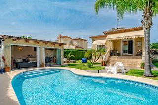 Affitto Chalet in Les Bovetes - La Felicidad. Alquiler anual de chalet en las marinas con piscina privada y vi