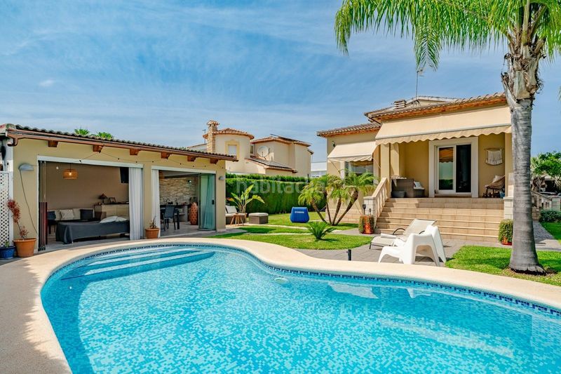 Foto 37753e86-1e23-4dd0-8c35-82b8caac69ee. Miete chalet mit heizung parking pool in Les Bovetes - La Felicidad Dénia
