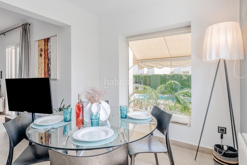 Foto c3972dd6-d6a5-4499-943d-224770a91f4a. Miete chalet mit heizung parking pool in Les Bovetes - La Felicidad Dénia