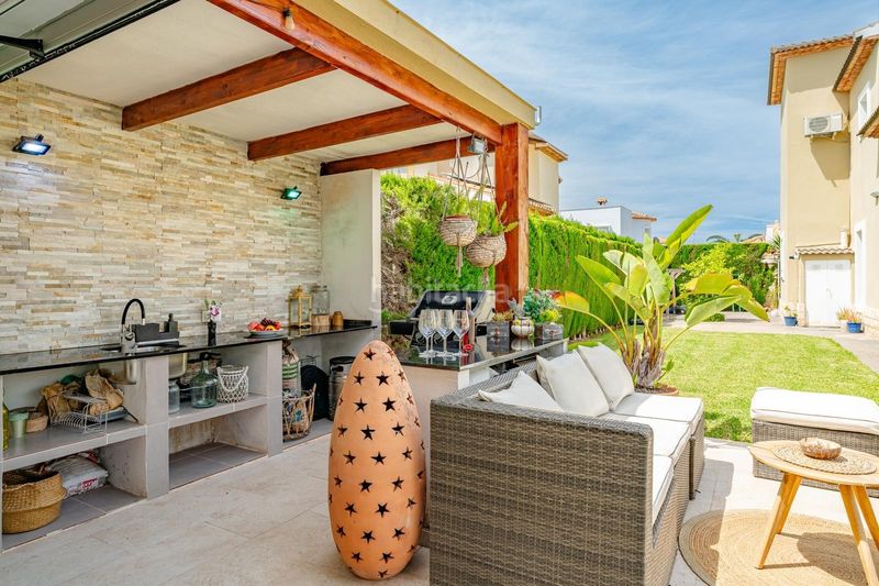 Foto fefdf0a9-2f9f-4a91-9609-48bdb0797e93. Miete chalet mit heizung parking pool in Les Bovetes - La Felicidad Dénia