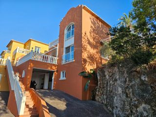 Casa adossada a La Pedrera-Vessanes. Exclusivo chalet adosado dúplex en urbanización privada de dénia