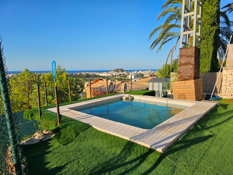Foto a8fa9760-c466-4301-b571-9fd97816e643. Casa adossada amb calefacció aparcament piscina a Dénia