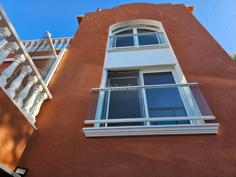 Foto e0af5e70-d0ac-4b59-9c42-4811f33b2c1f. Casa adossada amb calefacció aparcament piscina a Dénia