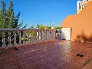 Casa a schiera in La Pedrera-Vessanes. Exclusivo chalet adosado dúplex en urbanización privada de dénia