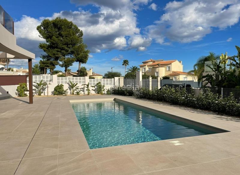 Foto b801bc16-dd13-4301-99ec-ba9312598428. Chalet avec parking piscine dans Marisol Park - Ortembach - Los Almendros Calp