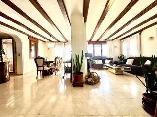 Àtic a Les Bassetes - El Marjal. Singular ático con vistas al mar, al castillo y al montgó en ven