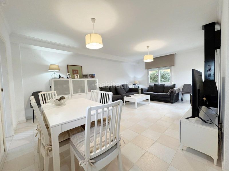Foto b8cada49-f09d-4a65-8a5b-a50c02a36d42. Casa adossada amb calefacció aparcament piscina a Dénia