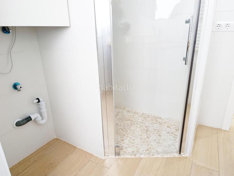 Foto 0ba94aa7-4337-46a7-a714-baa2bd51d624. Alquiler ático estupendo ático en alquiler anual en pleno Centro Urbano en Dénia