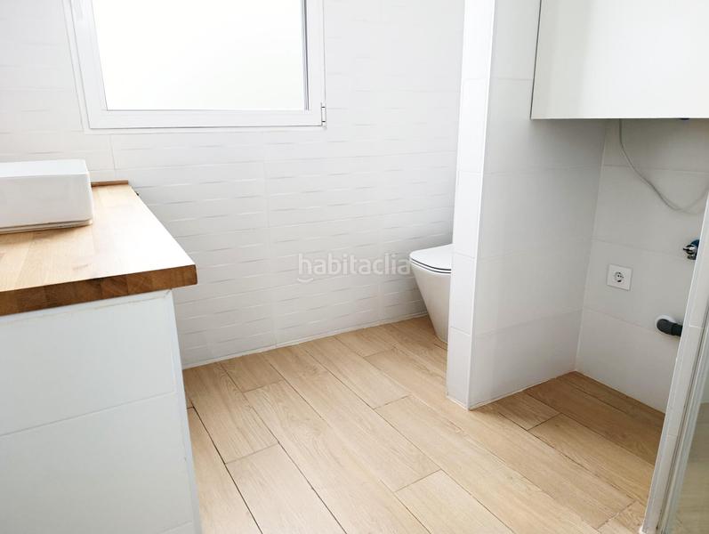 Foto bb844d4d-7bda-47ed-8613-0a6ca9311efc. Alquiler ático estupendo ático en alquiler anual en pleno Centro Urbano en Dénia