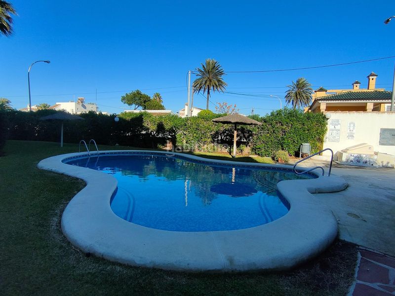 Foto e0fa661a-48be-4d37-9a52-2c1efc36a5c3. Casa adossada amb calefacció aparcament piscina a Dénia