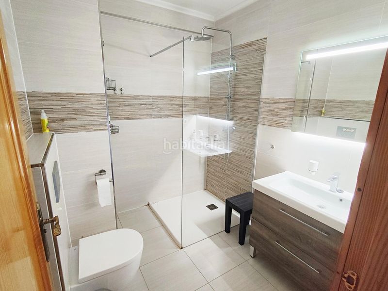 Foto e82dbe3d-0d04-4b0c-a40b-66df3848e1eb. Casa adossada amb calefacció aparcament piscina a Dénia