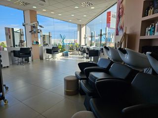 Miete Geschäftsraum in Ondara. Negocio en pleno funcionamiento peluquería y centro de belleza e