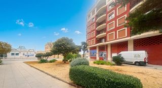 Lloguer Local Comercial a Saladar. Local comercial  junto al puerto de dénia