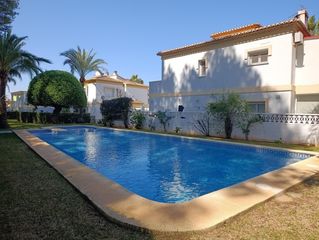 Apartament a El Montgó. Apartamento en planta baja en urbanización muy tranquila