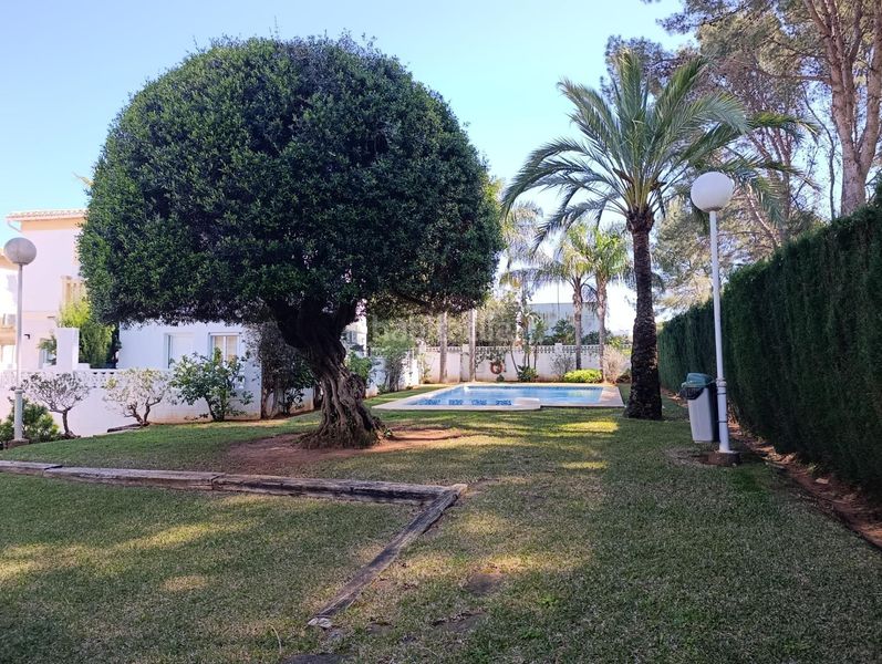 Foto 9363d5f5-4f2a-49e0-8a10-b5251688bfd5. Apartament amb aparcament piscina a El Montgó Dénia