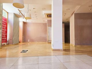 Lloguer Local Comercial a Centro Urbano. Local comercial en alquiler en pleno centro de dénia