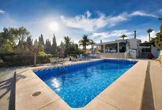 Chalet en Escandinavia-Cautivador. Exclusiva villa de lujo en alfaz del pi