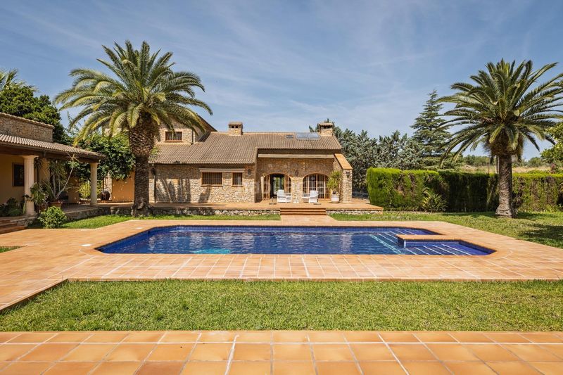Foto e7b953ca-2483-42b7-8b3a-d40baecf76b7. Xalet amb calefacció aparcament piscina a La Sella Pedreguer