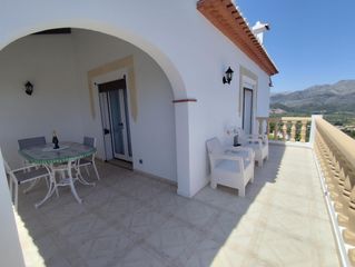 Chalet in Orba. Chalet con apartamento independiente y espectaculares vistas al
