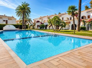 Miete Appartement in L'Almadrava - L'Estanyó. Apartamento en alquiler anual en el km 7 de las marinas