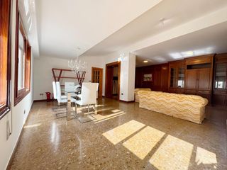 Location Appartement à Centro Urbano. Amplio piso en alquiler anual en pleno corazón de dénia