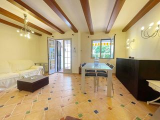 Maison jumelée à Les Bassetes - El Marjal. Elegante chalet adosado reformado a pocos minutos de la playa en