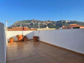 Àtic a Saladar. Ático tríplex con dos amplias terrazas y vistas al montgó
