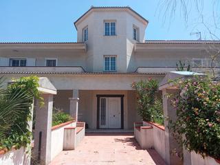 Casa a Mas Borràs-Coto del Rey. Oportunidad: casa con jardín
