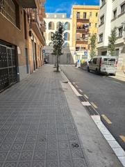Aparcament cotxe a Carrer de piquer 57. Plaza coche grande y motos