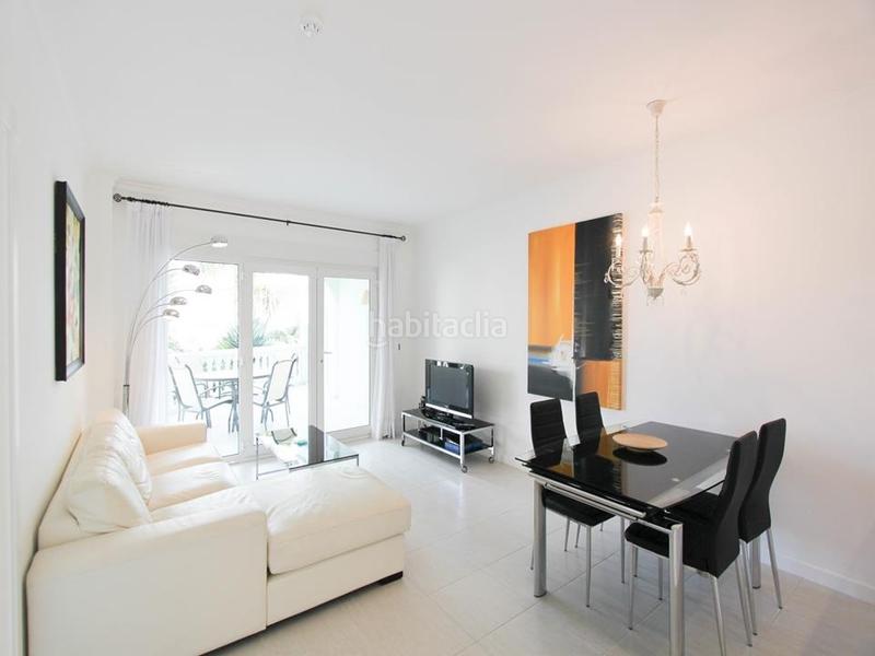 Foto 10042a90-8e5c-44ef-90c1-d26040453d4d. Apartament amb piscina a La Fustera Benissa