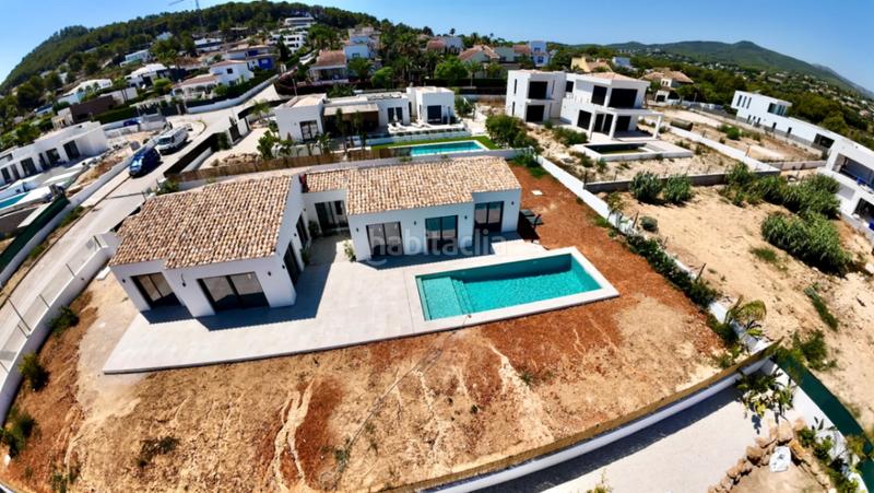 Foto cc6a4fe8-6303-4197-b36e-37aacccb2736. Chalet con riscaldamento parcheggio piscina in Partida Comunes-Adsubia Xàbia