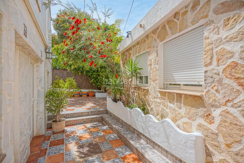 Foto 7245f09a-d33f-422c-a0ed-cd94c9d84187. Locale commerciale in La Caleta - La Calalga - Les Bassetes Calp