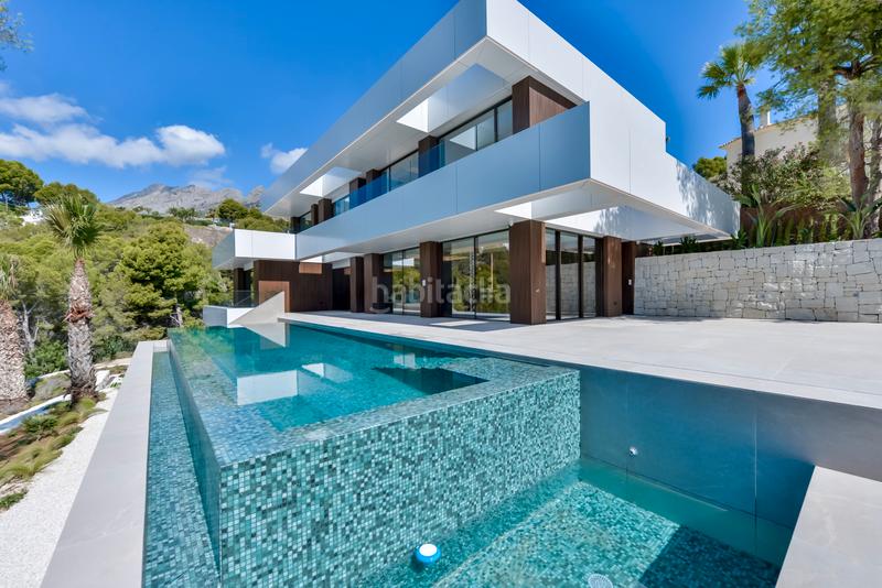 Foto 2f295e60-3a4f-458e-ba48-e33e49b3aa00. Chalet avec piscine dans Altea hills Altea