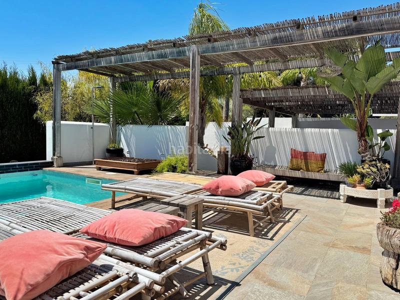 Foto 4c3b306b-5c1b-48db-a315-518bb62535e3. Chalet mit parking pool in Cala Advocat-Baladrar Benissa