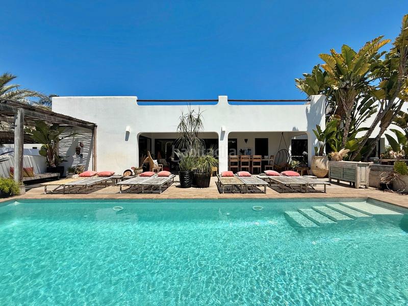 Foto 6f8fb385-cecd-44b9-83cb-30d475072844. Chalet mit parking pool in Cala Advocat-Baladrar Benissa