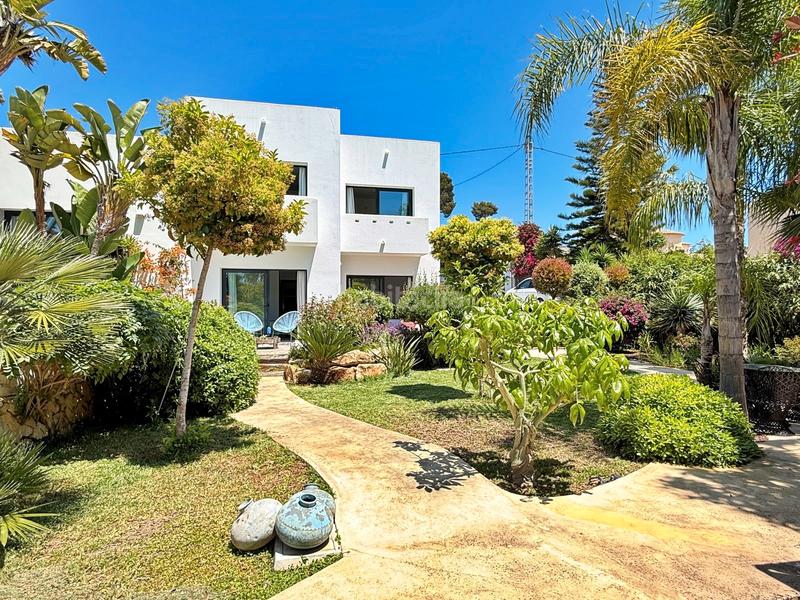 Foto ea1ead18-8e43-4cee-a9ba-9a7fd3de6f34. Chalet mit parking pool in Cala Advocat-Baladrar Benissa